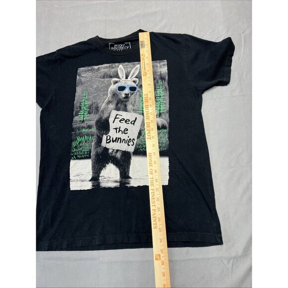 Riot Society 100% cotton Feed The Bunnies Graphic Tee Black Men's Size Medium - Picture 10 of 10